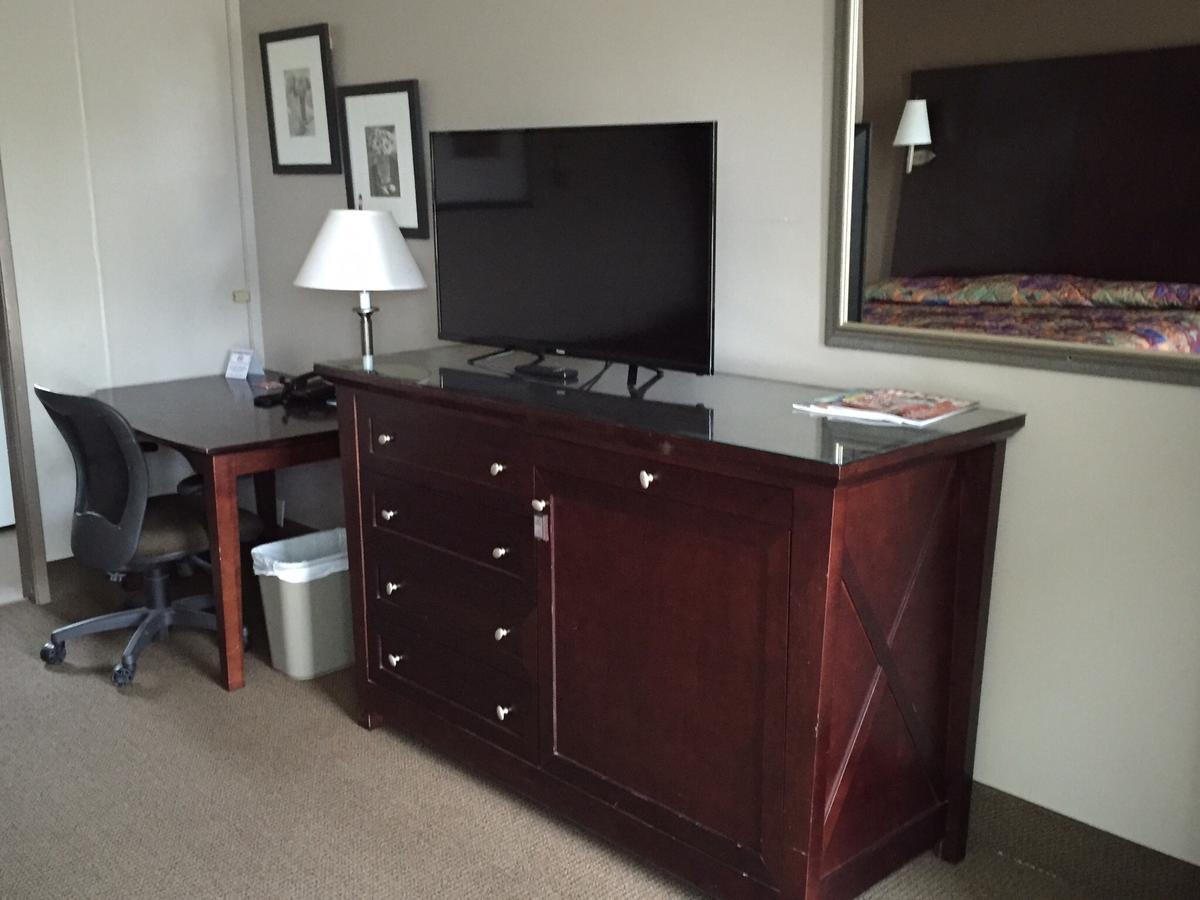Whitemud Inn Edmonton South מראה חיצוני תמונה