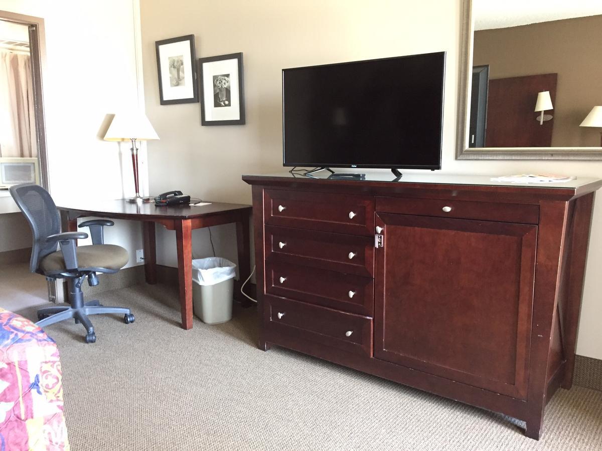 Whitemud Inn Edmonton South מראה חיצוני תמונה