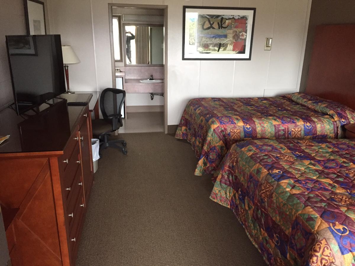Whitemud Inn Edmonton South מראה חיצוני תמונה
