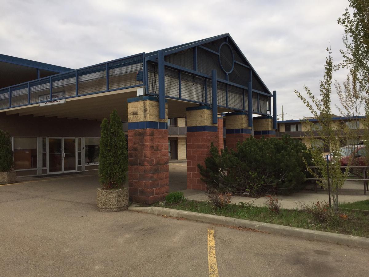 Whitemud Inn Edmonton South מראה חיצוני תמונה